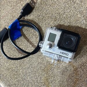 GoPro HERO3 Silver with USB Cable